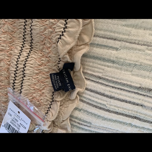 NWT AEO American Eagle Smocked Crop Tube Top M - Picture 4 of 4